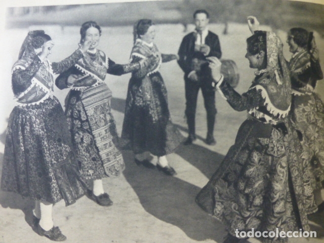 Coleccionismo: VILLARINO SALAMANCA UN BAILE ANTIGUA LAMINA HUECOGRABADO A&Ntilde;OS 30
