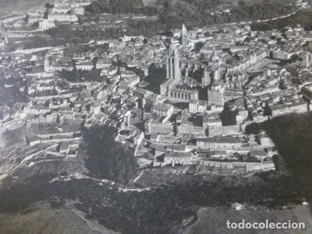 Coleccionismo: SEGOVIA VISTA AEREA ANTIGUA LAMINA HUECOGRABADO A&Ntilde;OS 50
