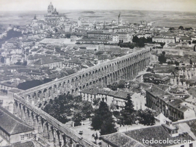 Coleccionismo: SEGOVIA ACUEDUCTO ROMANO VISTA AEREA ANTIGUA LAMINA HUECOGRABADO A&Ntilde;OS 50