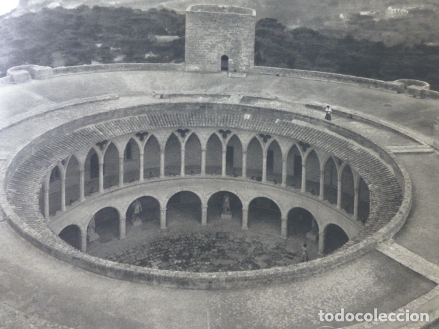 Coleccionismo: PALMA DE MALLORCA CASTILLO DE BELLVER ANTIGUA LAMINA HUECOGRABADO A&Ntilde;OS 50