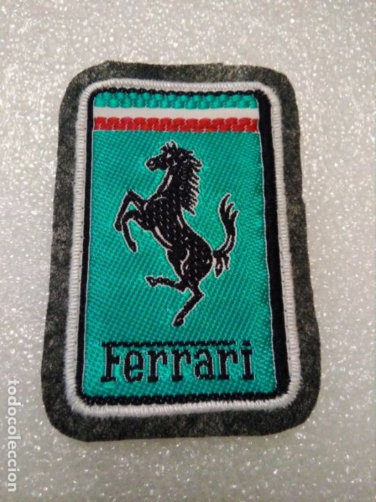 Coleccionismo: PARCHE TELA BORDADO AUTOMOVIL FERRARI