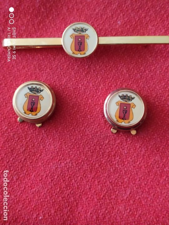 Coleccionismo: juego de pisacorbatas y cubrebotones - Foto 2