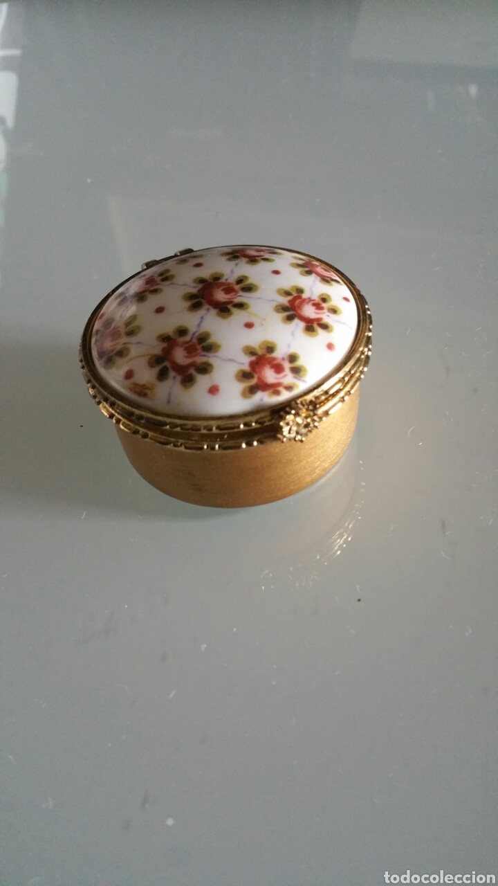 Coleccionismo: Joyero de cer&aacute;mica, fine porcelain, peque&ntilde;o tama&ntilde;o.