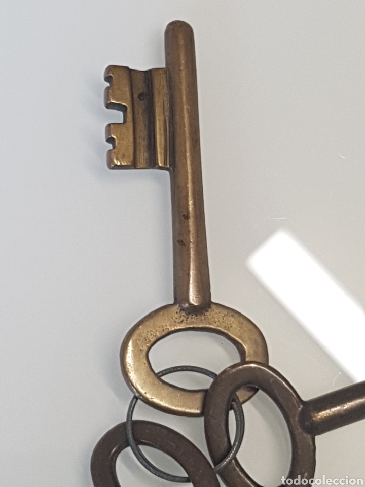 Coleccionismo: Lote de 3 llaves de bronce de ascensor marcadas - Foto 2