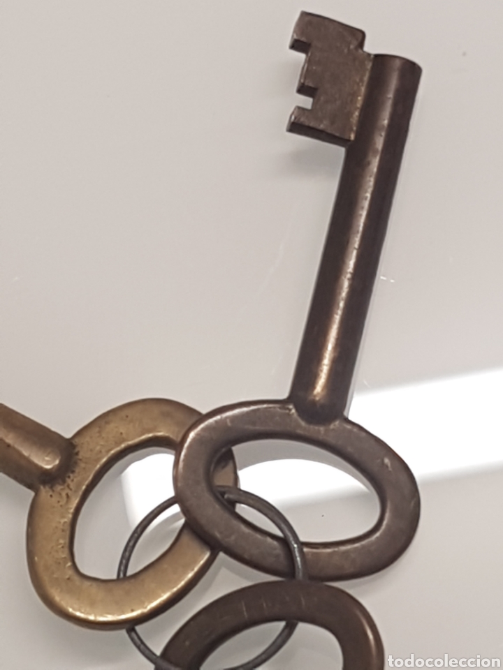 Coleccionismo: Lote de 3 llaves de bronce de ascensor marcadas - Foto 3