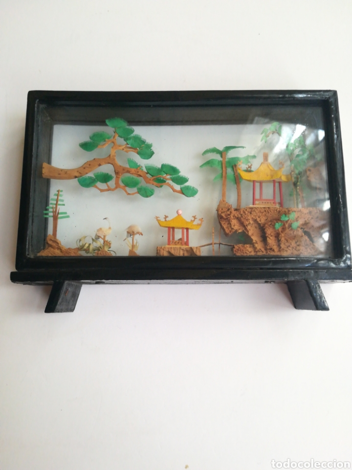 Coleccionismo: Gran Diorama en madera lacada y corcho. China, largo 18 cm.