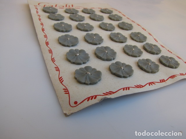 Coleccionismo: Blister completo con 24 botones grises galatita. Art Nouveau