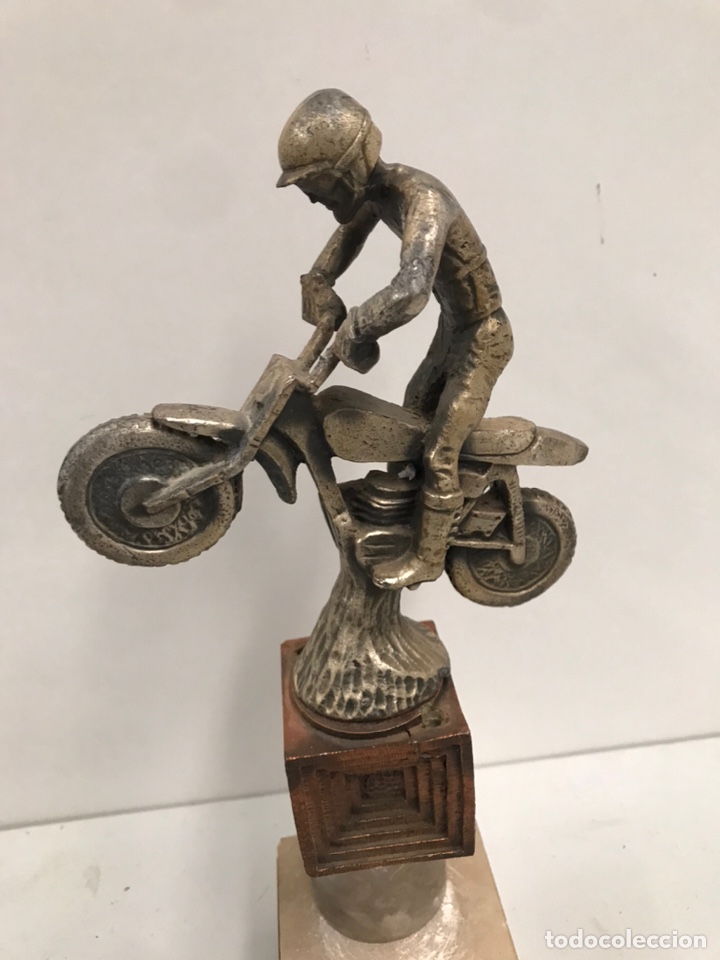 Coleccionismo: ANTIGUO TROFEO MOTORISTA - Foto 2