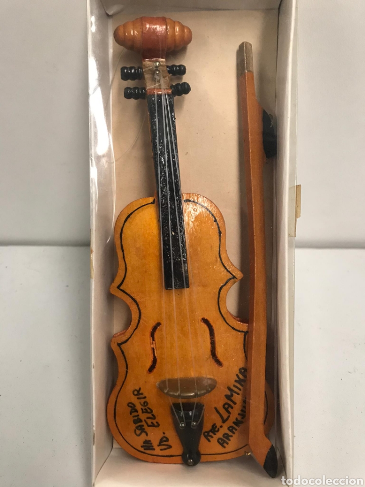 Coleccionismo: Antiguo viol&iacute;n miniatura - Foto 2