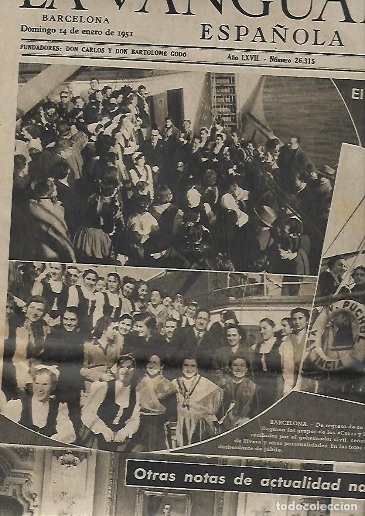 Coleccionismo: A&Ntilde;O 1951 RECORTE PRENSA REGRESO A BARCELONA DE LOS COROS Y DANZAS DE LA SECCION FEMENINA