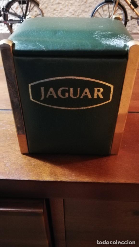 Coleccionismo: CUBO EXPOSITOR PEANA RELOJES JAGUAR