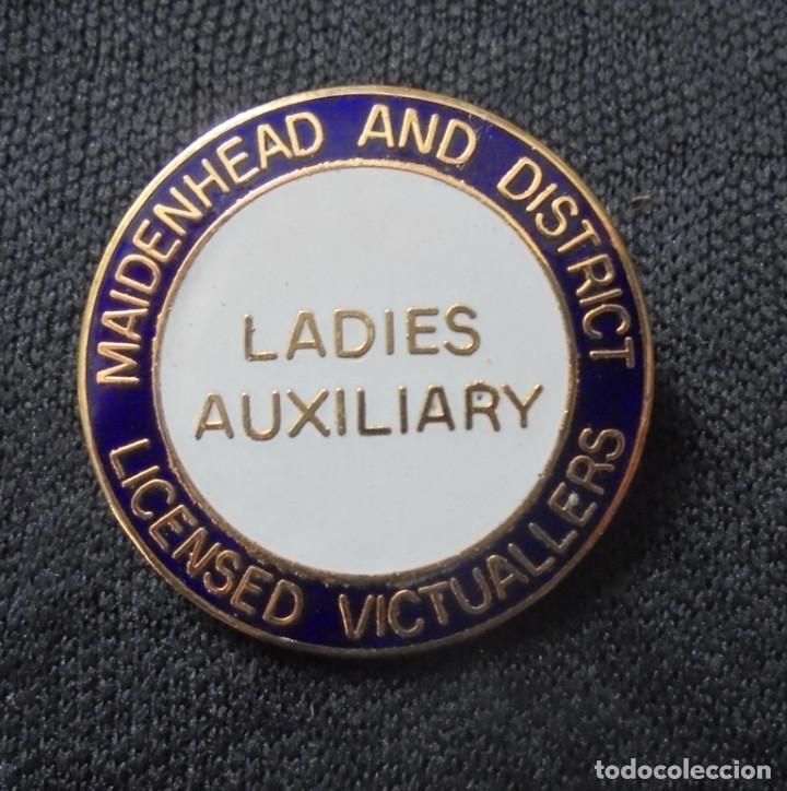 Coleccionismo: Vintage broche Ladies Auxiliary. Maidenhead (Inglaterra)