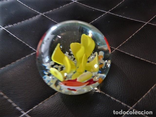 Coleccionismo: Bola de cristal, pisapapeles - Foto 2