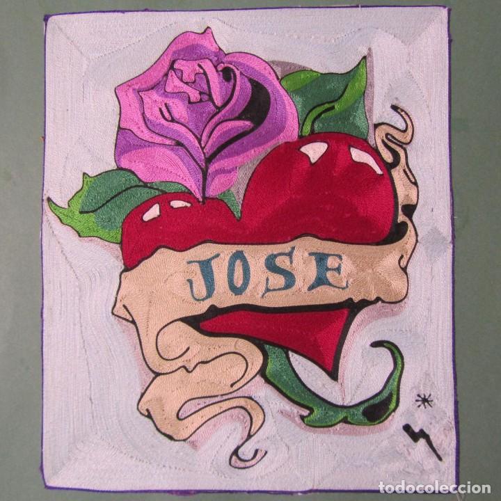 Coleccionismo: Parche de hilo sobre papel coraz&oacute;n con rosa Jos&eacute; - Foto 1