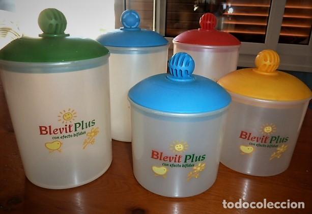 Collecting: Lote botes pl&aacute;stico Blevit, tipo tarros de farmacia.
