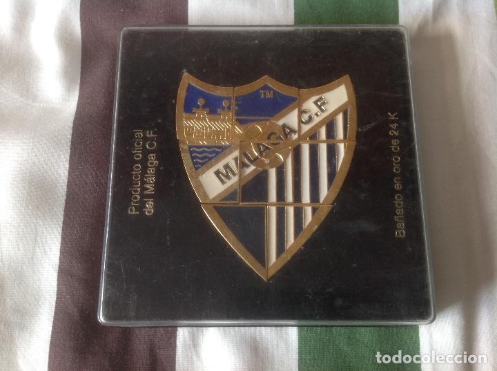 Coleccionismo: Ik9. ESCUDO MALAGA BA&Ntilde;ADO EN ORO 24K