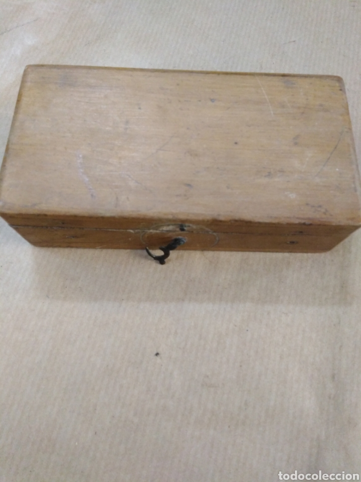 Coleccionismo: Caja de madera personalizada con cuchilla de hierro - Foto 1
