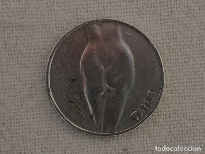 Coleccionismo: Ficha/token er&oacute;tico - Heads Tails - MBC - Foto 2