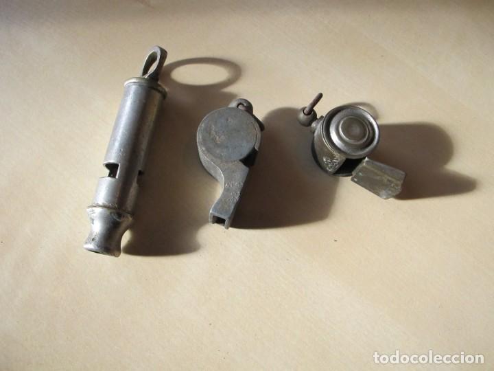 Coleccionismo: Lote silvatos - Foto 1