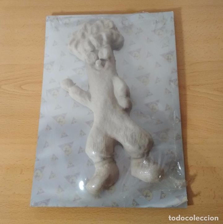Coleccionismo: Figura de cart&oacute;n piedra para pintar y decorar. Top. Club s&uacute;per 3. TVC. A&ntilde;os 90. Manualidades.