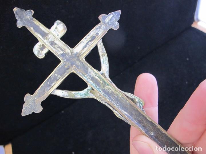 Coleccionismo: CRUZ DE ALTAR DE BRONCE ANTIGUA. - Foto 7