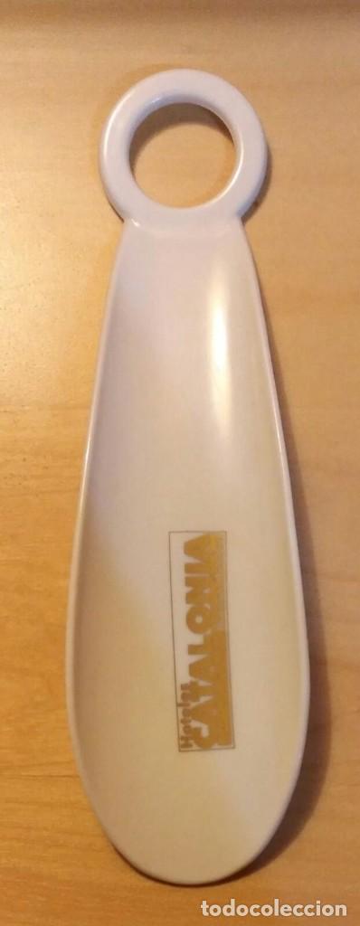 Sammeln: Calzador pl&aacute;stico blanco - Publicidad Hoteles CATALONIA - Largo total 14cm