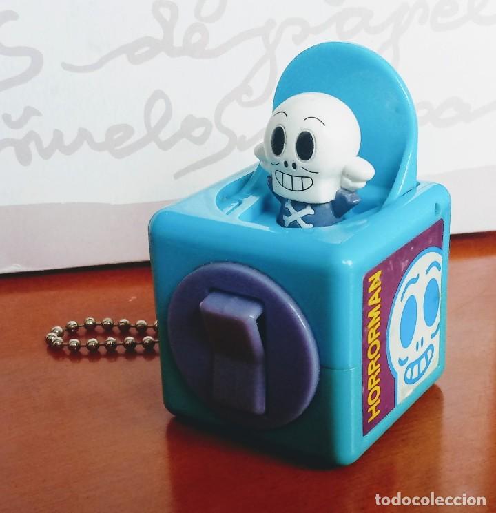 Coleccionismo: LLAVERO COLGANTE JAPON&Eacute;S HORRORMAN, ESQUELETO PERSONAJE DEL ANIME ANPANMAN. CON RESORTE. BANDAI