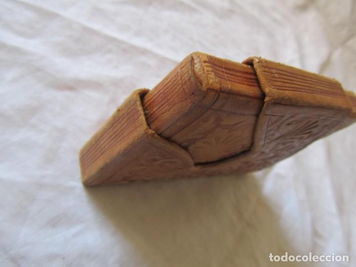 Coleccionismo: Tabaquera de cuero repujado - Foto 7