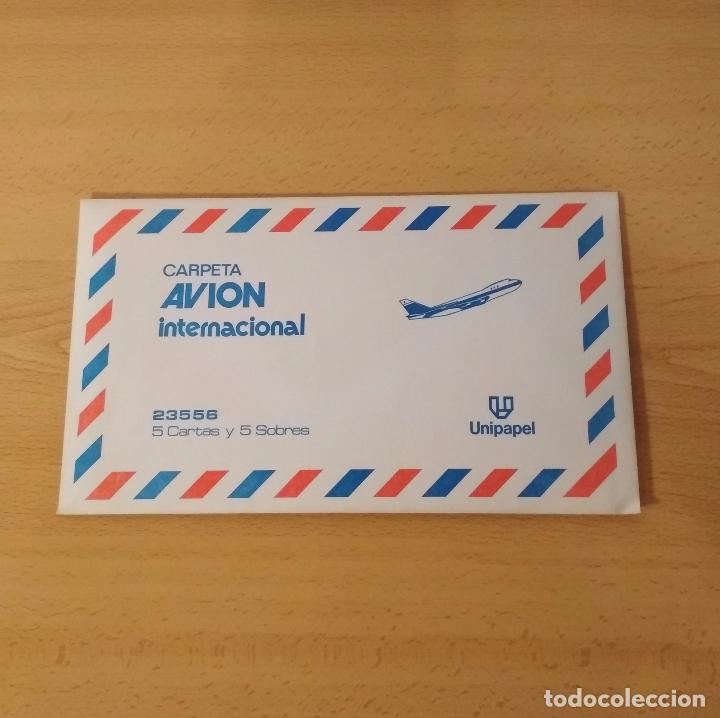 Collezionismo: Carpeta avi&oacute;n internacional. 5 cartas y 5 sobres. Modelo 23556. Marca Unipapel