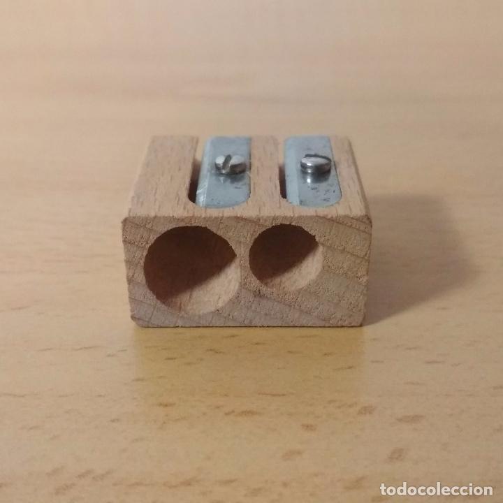 Coleccionismo: Sacapuntas o afilal&aacute;pices doble de madera. Nuevo.