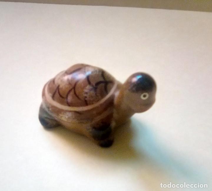Coleccionismo: miniatura - tortuga - ceramica / resina - marron decorada a mano - nueva - ver foto -a&ntilde;os 90 - 133