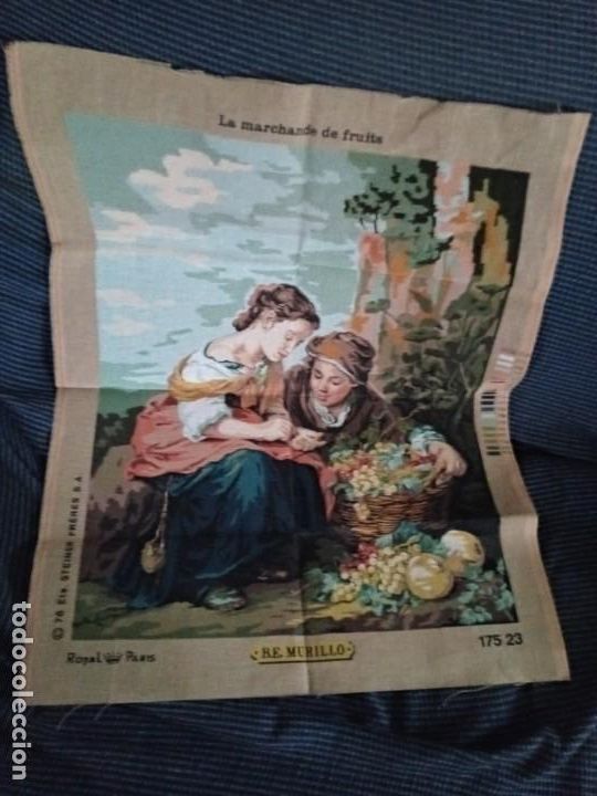 Coleccionismo: TEJIDO: PATR&Oacute;N para PUNTO de CRUZ. A COLOR (Est&aacute; comenzado). CUADRO de B. E. MURILLO. (S. XX)
