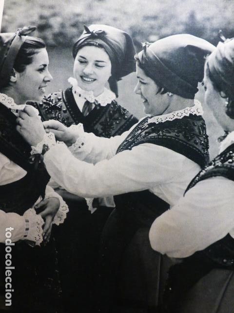 Collectionnisme: VILLALBA LUGO MUJERES CON TRAJE TIPICO ANTIGUA LAMINA A&Ntilde;OS 50