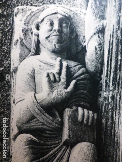 Coleccionismo: SANTIAGO DE COMPOSTELA DETALLE DE LA FACHADA DE PLATERIAS ANTIGUA LAMINA A&Ntilde;OS 50