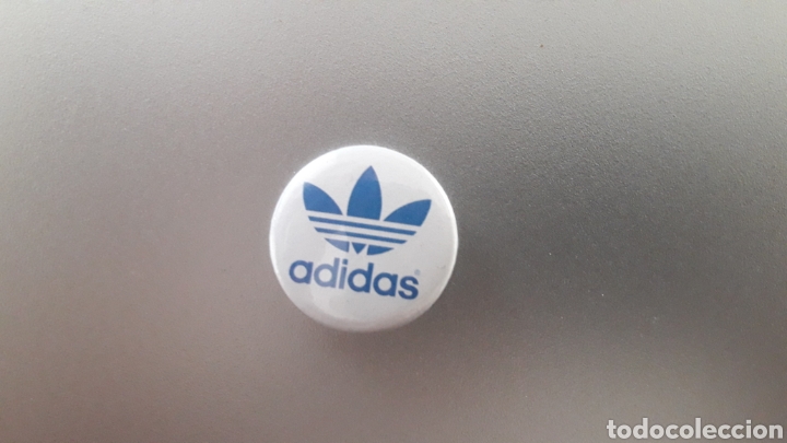 Collectionnisme: Lote de 10 chapas de 2,5cms di&aacute;metro de Adidas