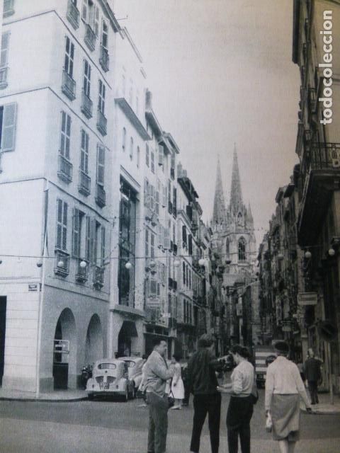 Coleccionismo: BAYONA PAIS VASCO DETALLE URBANO ANTIGUA LAMINA A&Ntilde;OS 50