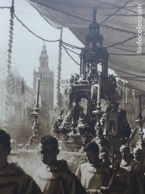 Colecionismo: SEVILA PROCESION DEL CORPUS CHRISTI EN LA PLAZA DE SAN FRANCISCO ANTIGUA LAMINA HUECOGRABADO A&Ntilde;OS 40