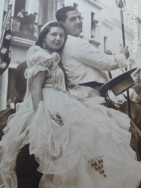 Coleccionismo: SEVILA EL ROCIO PAREJA DE ROMEROS ANTIGUA LAMINA HUECOGRABADO A&Ntilde;OS 40
