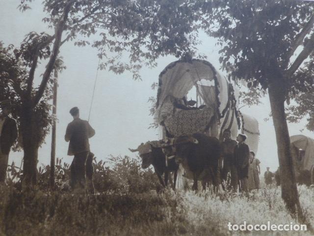 Collecting paper: ROMERIA DEL ROCIO HILERA DE CARRETAS ANTIGUA LAMINA HUECOGRABADO A&Ntilde;OS 40