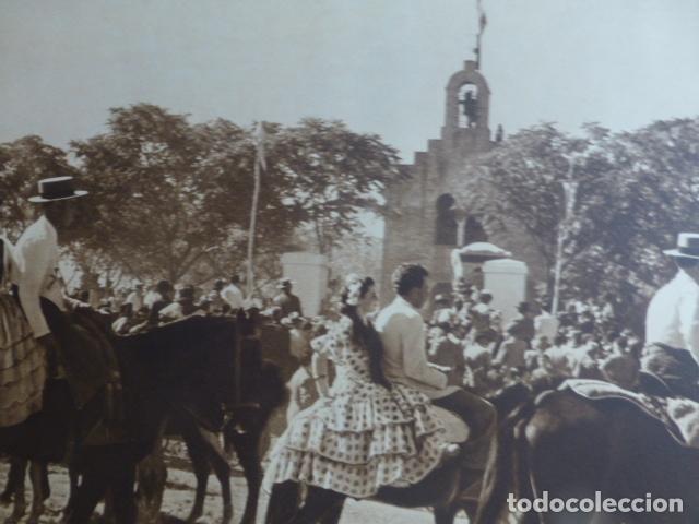 Collezionismo: SEVILLA NUESTRA SE&Ntilde;ORA DE VALME ROMEROS LLEGANDO A LA ERMITA ANTIGUA LAMINA HUECOGRABADO A&Ntilde;OS 40
