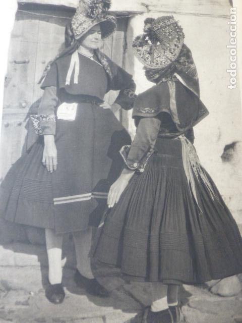 Colecionismo: MONTEHERMOSO CACERES MUJERES ANTIGUA LAMINA HUECOGRABADO A&Ntilde;OS 40