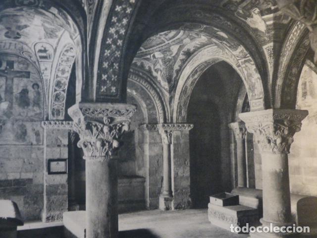 Coleccionismo: LEON SAN ISIDORO PANTEON DE REYES ANTIGUA LAMINA HUECOGRABADO A&Ntilde;OS 50
