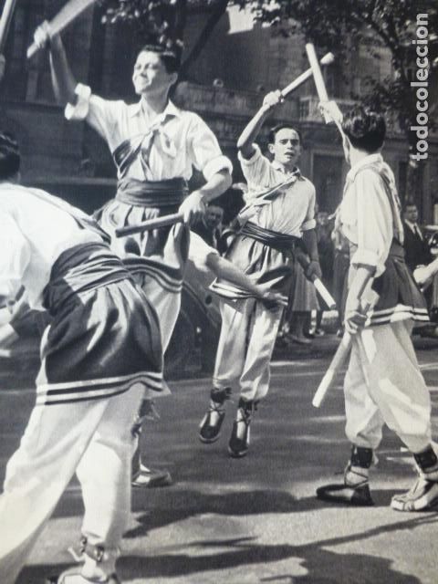 Coleccionismo: BARCELONA DANZA DEL CORPUS ANTIGUA LAMINA HUECOGRABADO A&Ntilde;OS 50
