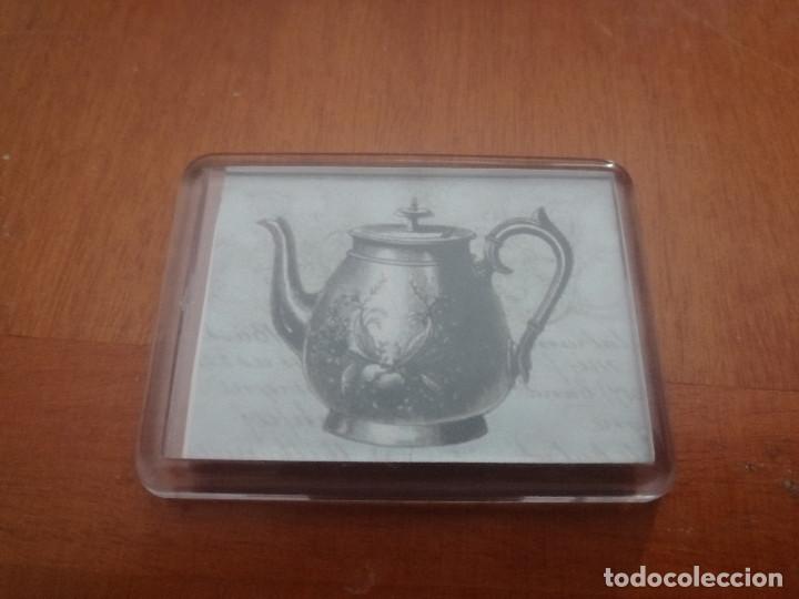 Colecionismo: TETERA VINTAGE. IM&Aacute;N. ACR&Iacute;LICO. IDEAL PARA NEVERA. BUEN ESTADO. DIFICIL