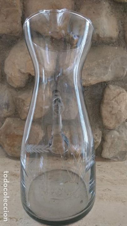 Coleccionismo: Jarra de cristal gravado. - Foto 4