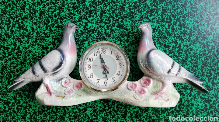 Coleccionismo: PALOMAS DE CER&Aacute;MICA CON RELOJ - Made in Holland - con firma y n&uacute;mero.