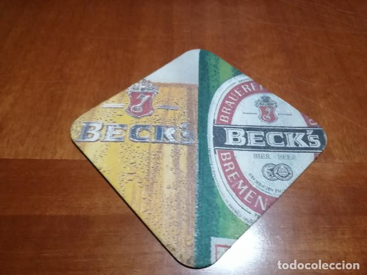 Colecionismo: BECK&acute;S. DOBLE FOTOGRAFIA. POSAVASOS. CART&Oacute;N. DOBLE CARA. BUEN ESTADO.