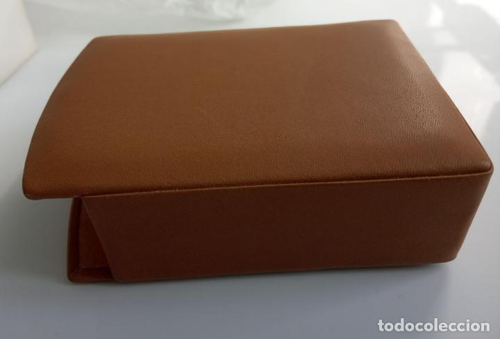 Coleccionismo: pitillera de piel de los a&ntilde;os 70 - Foto 3