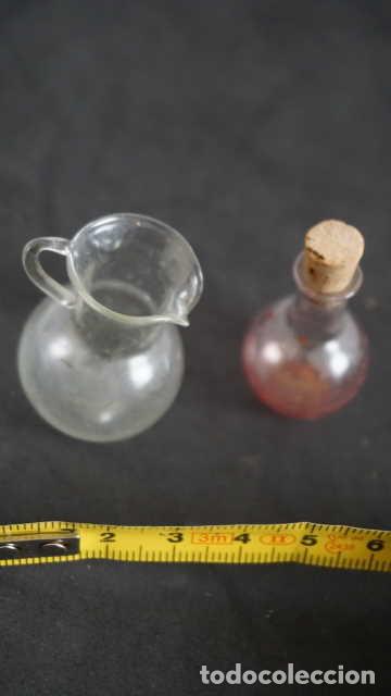 Coleccionismo: ANTIGUA FIGURITAS BOTELLA Y JARRA DE PLASTICO - Foto 1