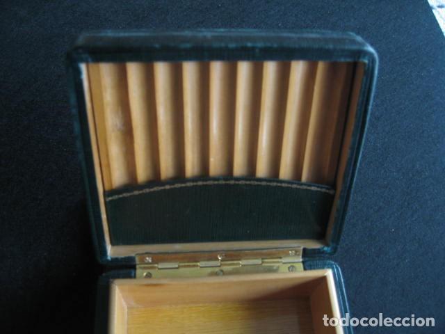 Coleccionismo: PITILLERA DE MESA CAJA DE MADERA FORRADA- - Foto 2